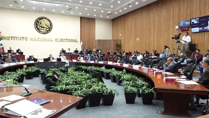 INE “da luz verde” para que “corcholatas” sigan proceso interno