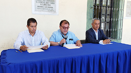 Donan terreno para “vaso regulador”  * Familia de Tepalcatepec, entrega al municipio el predio  Por Epigmenio ROJAS CASTRO