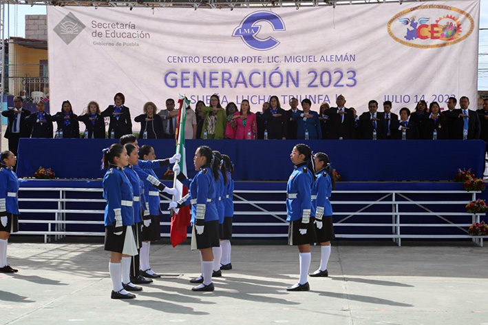 Magna ceremonia de graduación CELMA