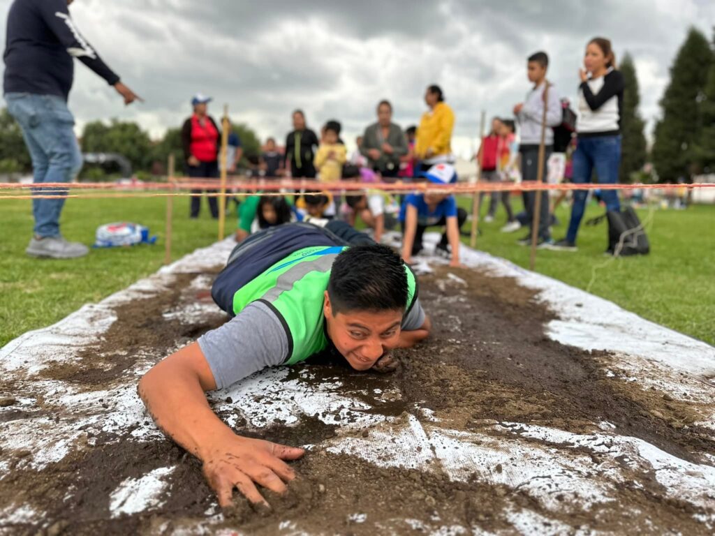 Padres de familia en el Curso de Verano, disfrutan a sus hijos