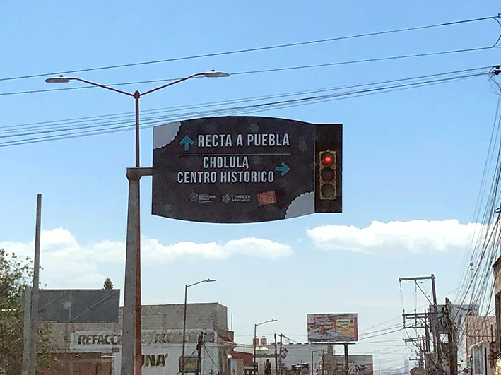 Renuevan señalética vial en la ciudad
