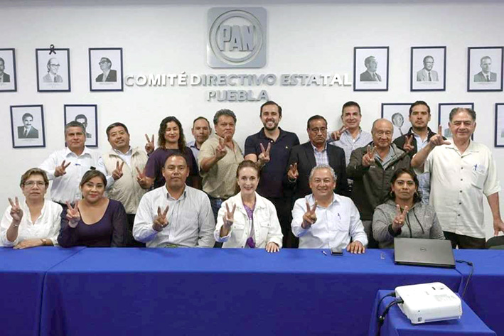 Se reúnen panistas cholultecas con la dirigencia estatal