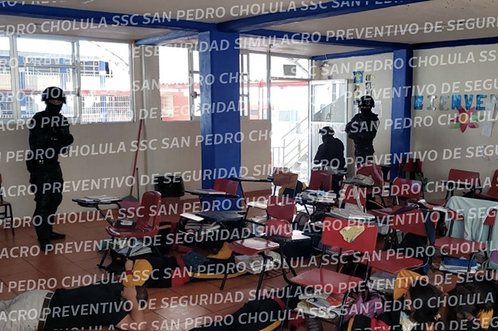 Simulacro preventivo de seguridad, en escuela de Momoxpan