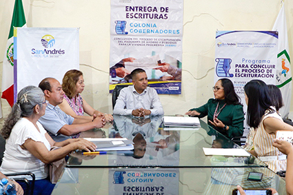 Otorga sindicatura municipal certeza jurídica a familias de colonia gobernadores