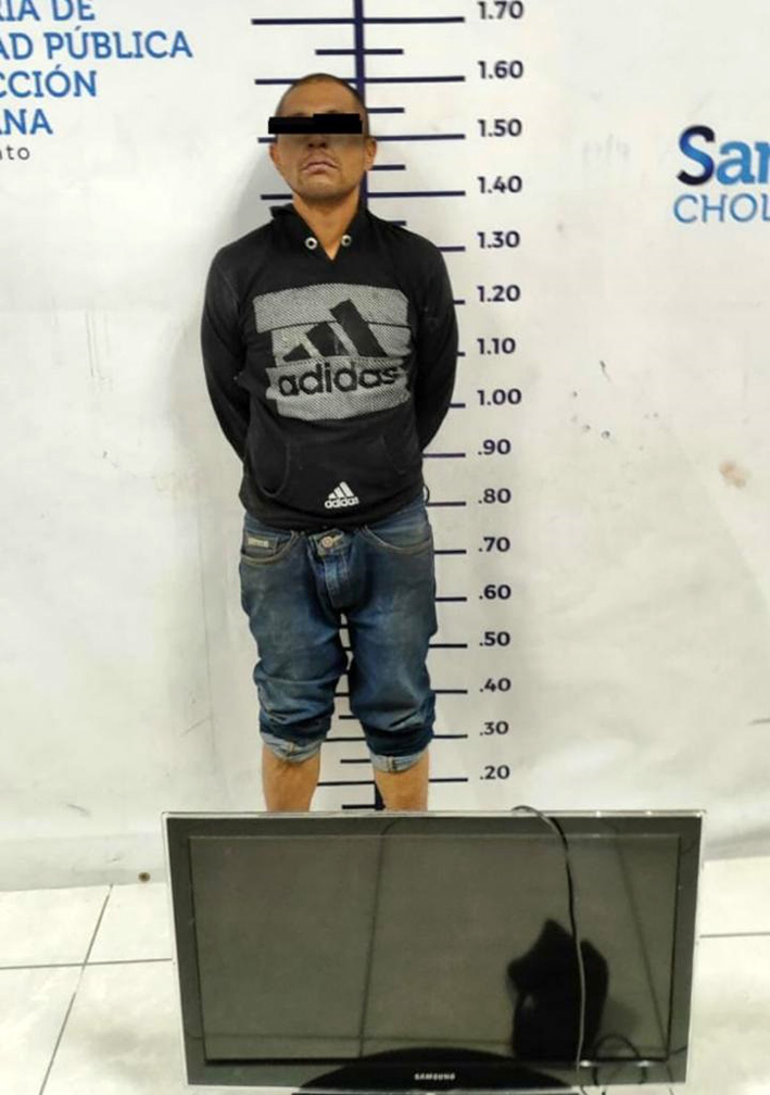 Detiene policía a persona por robo a casa habitación