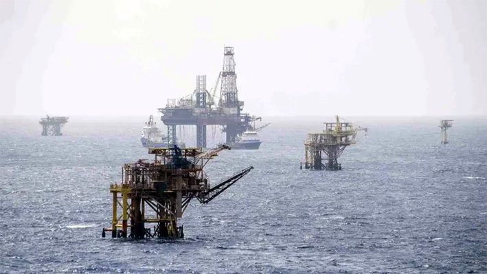 Incendio en plataforma de Pemex deja 2 muertos y un desaparecido