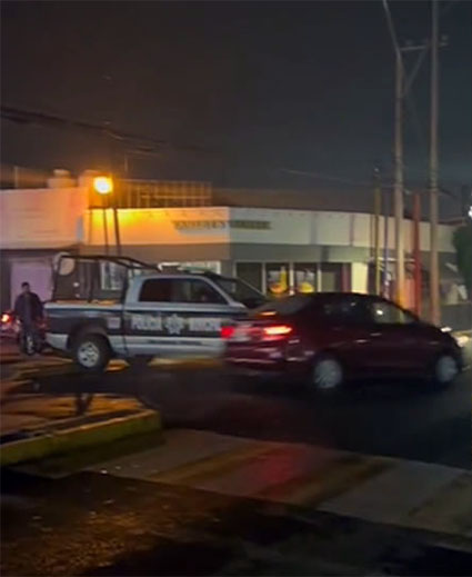 Ebrio choca al pretender evadir reten alcoholímetro