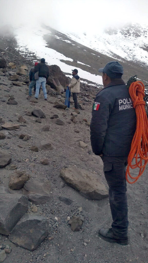 Mueren 4 alpinistas al caer del Pico de Orizaba en Puebla