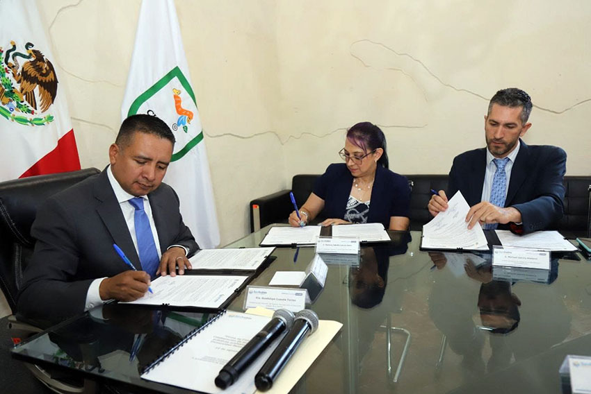 Firman convenio U. Mesoamericana y comuna