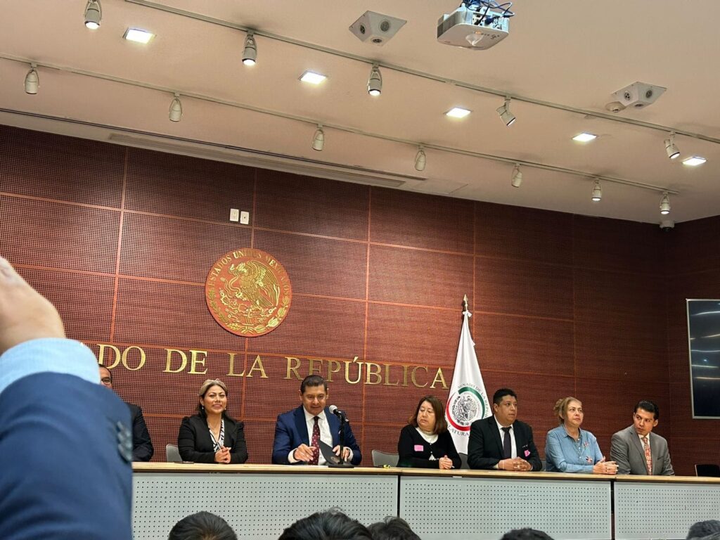 Reconocen en el Senado trayectoria de Liz Gallegos Lozano