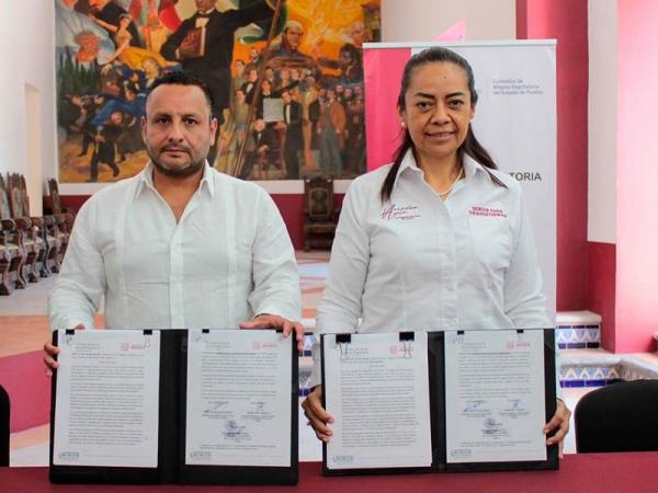 Impulsa gobierno estatal desarrollo económico y simplificación administrativa en Atlixco  * La Comisión de Mejora Regulatoria y el Ayuntamiento de Atlixco firmaron un convenio de coordinación * El objetivo es facilitar la instalación y operación de negocios, simplificar trámites y generar un ambiente propicio para empresarios y ciudadanos