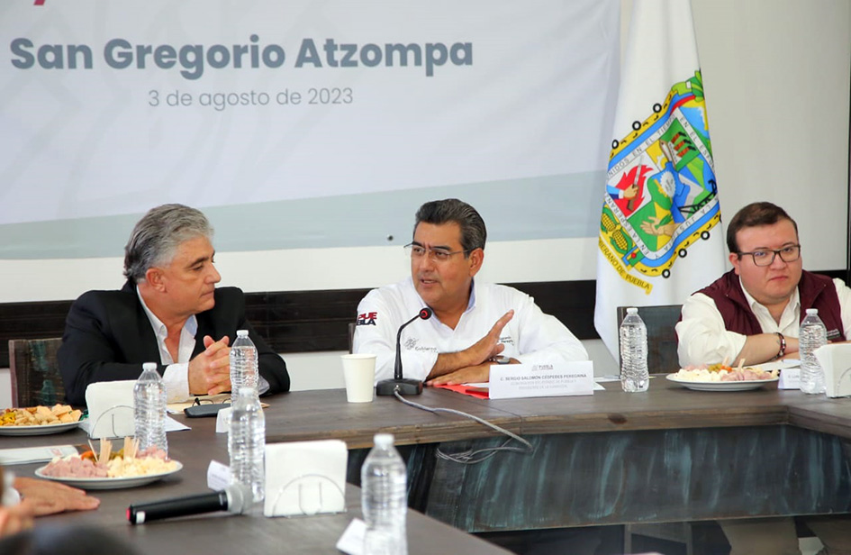 Fortalece Sergio Salomón acciones a favor de habitantes de San Gregorio Atzompa