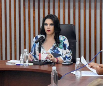 Nos cuesta mucho detenerlos, y los dejan libres: Norma Layón  * Fiscalía no hace su trabajo, por ello la inseguridad  Por Vidal SOLÍS PÉREZ