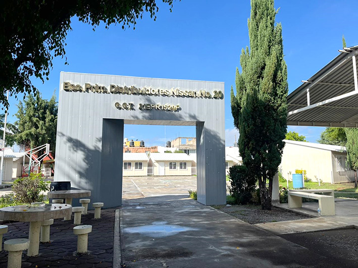 Asaltan en la escuela Nissan 20