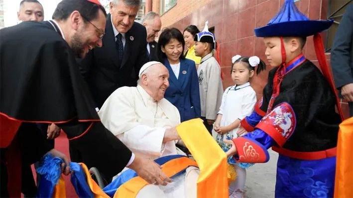 El Papa Francisco realiza histórica visita a Mongolia