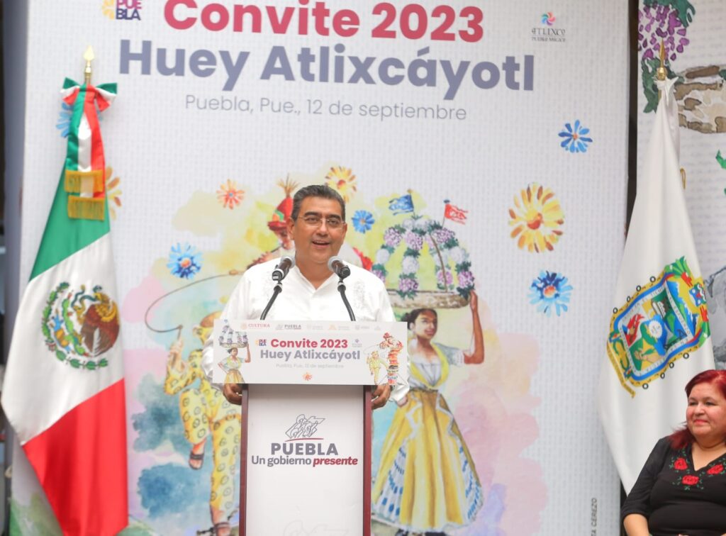 Cultura, necesaria para construir comunidad y paz: Sergio Salomón  * El gobernador recibió en Casa Aguayo al Convite para ser invitado al Festival Huey Atlixcáyotl 2023 * Este evento se desarrollará el 24 de septiembre en el cerro de San Miguel de Atlixco