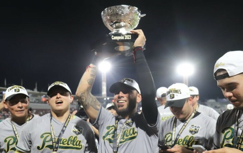 Pericos de Puebla son campeones de la LMB y conquistan otro título