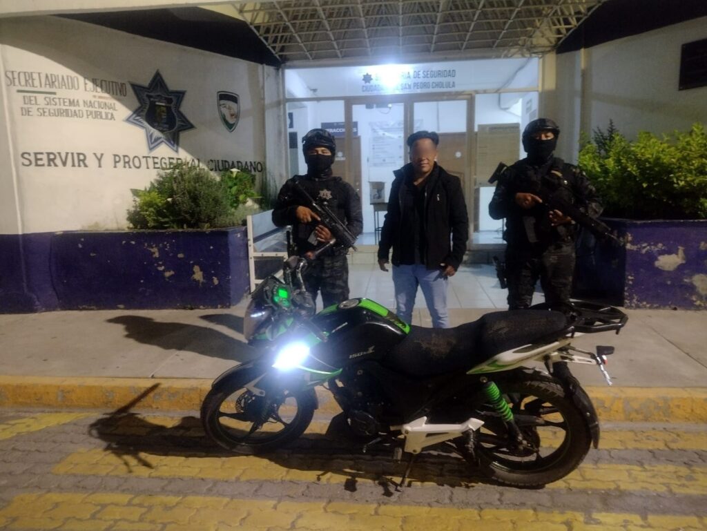 Recuperan en minutos una moto robada en Tlatempa