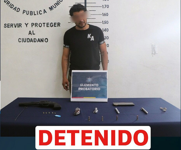 Viajaba en “vocho”, lo revisan y andaba armado, quedó detenido