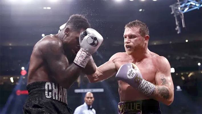 Saúl “Canelo” Álvarez vence a Jermell Charlo por decisión unánime