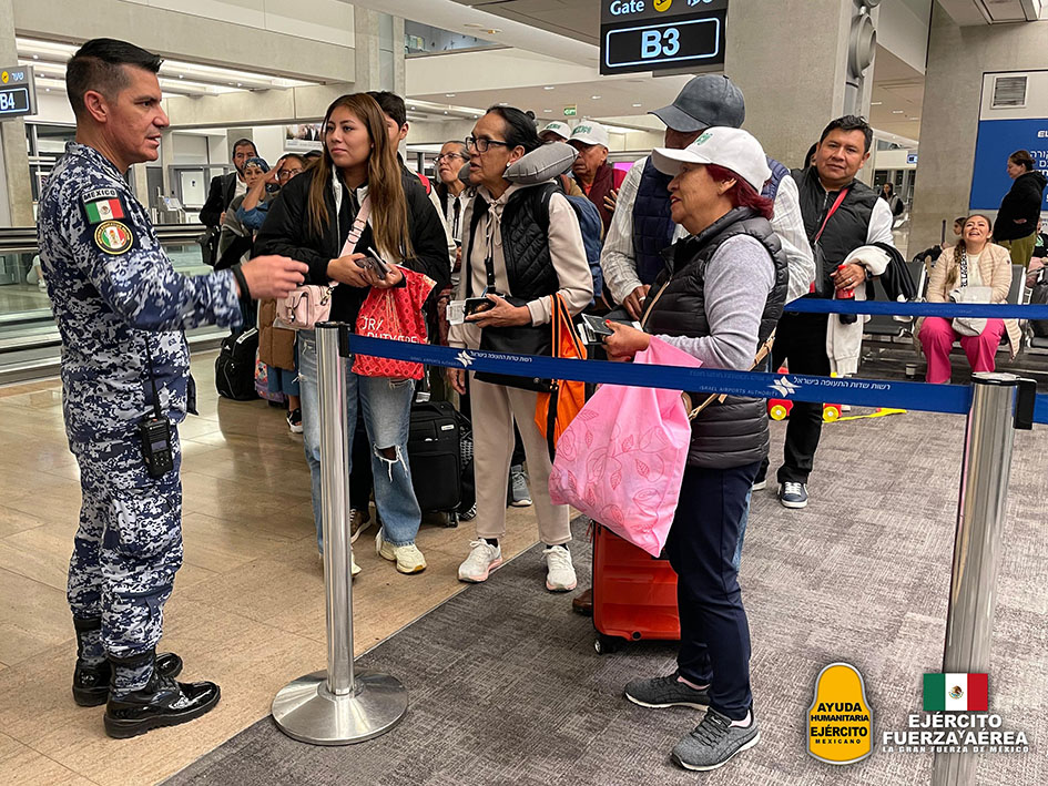 Segundo grupo de mexicanos repatriados desde Israel llega al AIFA