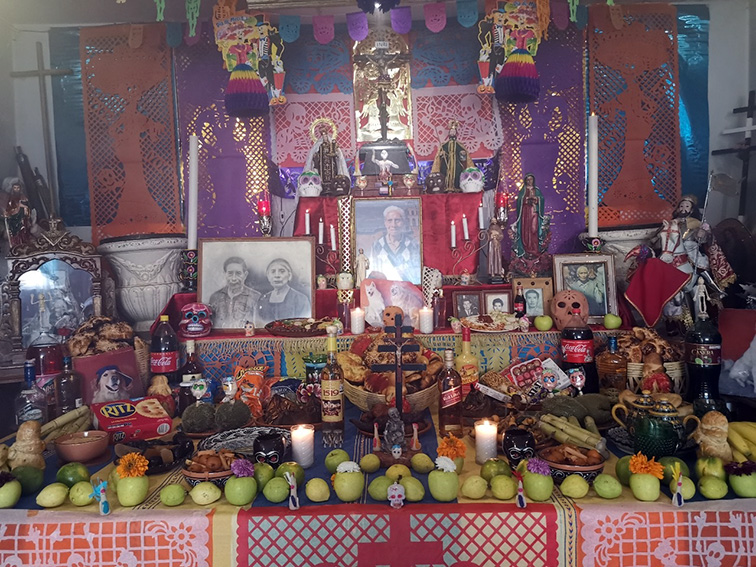 Las ofrendas, altares de muertos en Cholula