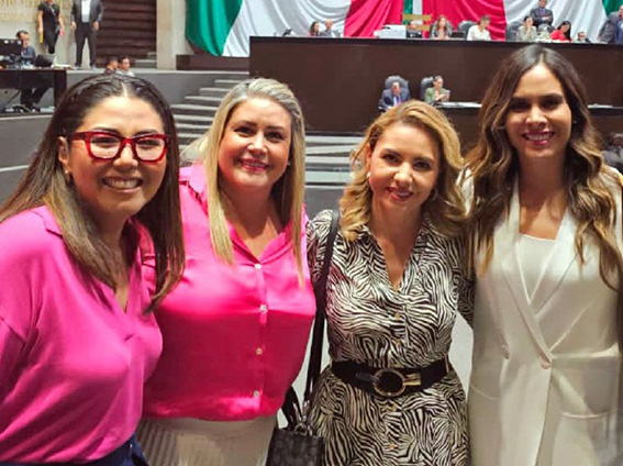 Paola Angon, acudió en busca de apoyos de diputados federales para Cholula