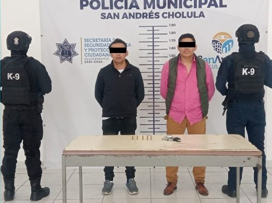 Par de pillos detenidos en persecución policiaca