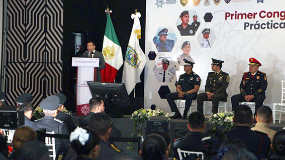 Con profesionalización de policía se cumple: Iván Cruz