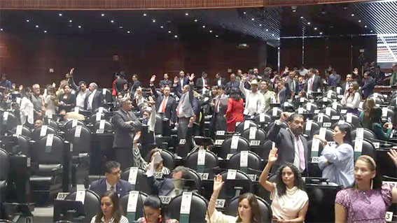 Diputados se regalan mega-puente de día de muertos de cinco días