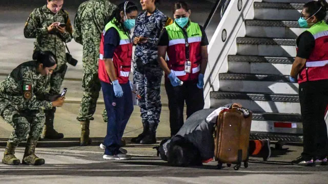 Llega al AIFA segundo avión con mexicanos repatriados de Israel