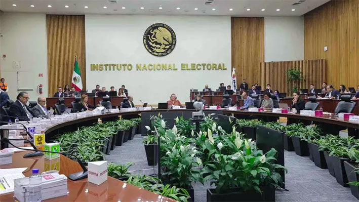 Paridad en gubernaturas enreda votación en el INE; harán otra sesión