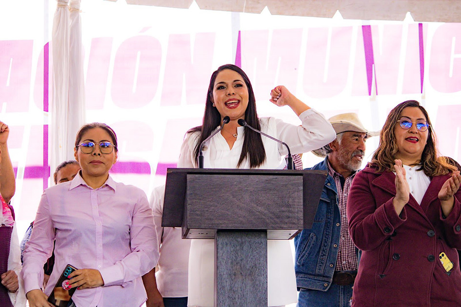 Se registró Tonantzin Fernández por la alcaldía de San Pedro Cholula ante más de 2 mil personas
