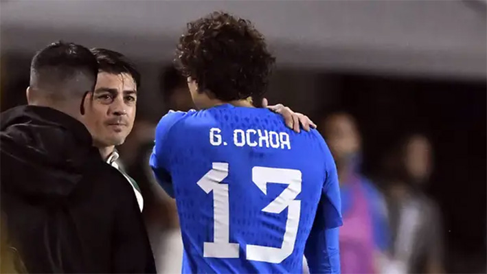 Memo Ochoa es baja de la selección mexicana por lesión