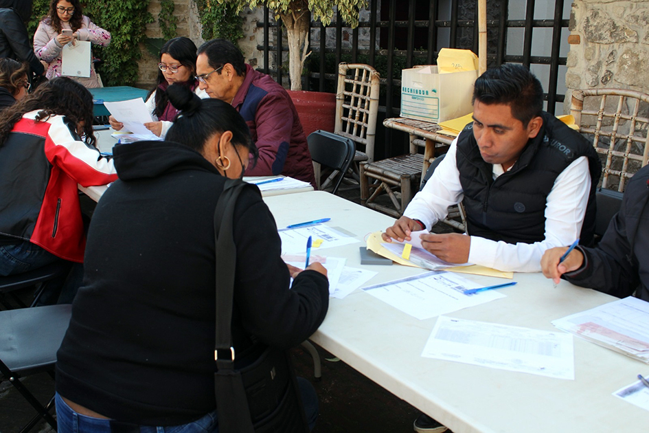 Entrega gobierno de Puebla becas de Capacitación para el Empleo