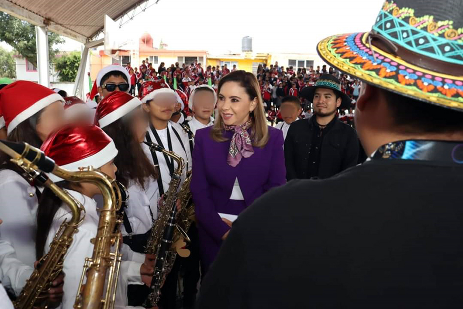 Alebrijes Marching Band, recibieron a Paola Angon