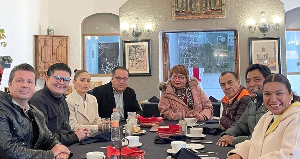 Aspirantes se reunieron para dar el abrazo de año nuevo