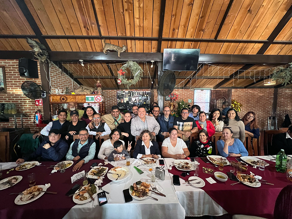 Roxana Luna, convive con medios de comunicación