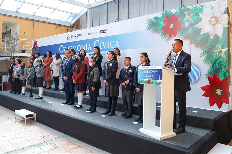 Llama Mundo Tlatehui a trabajar con compromiso para las y los sanandreseños