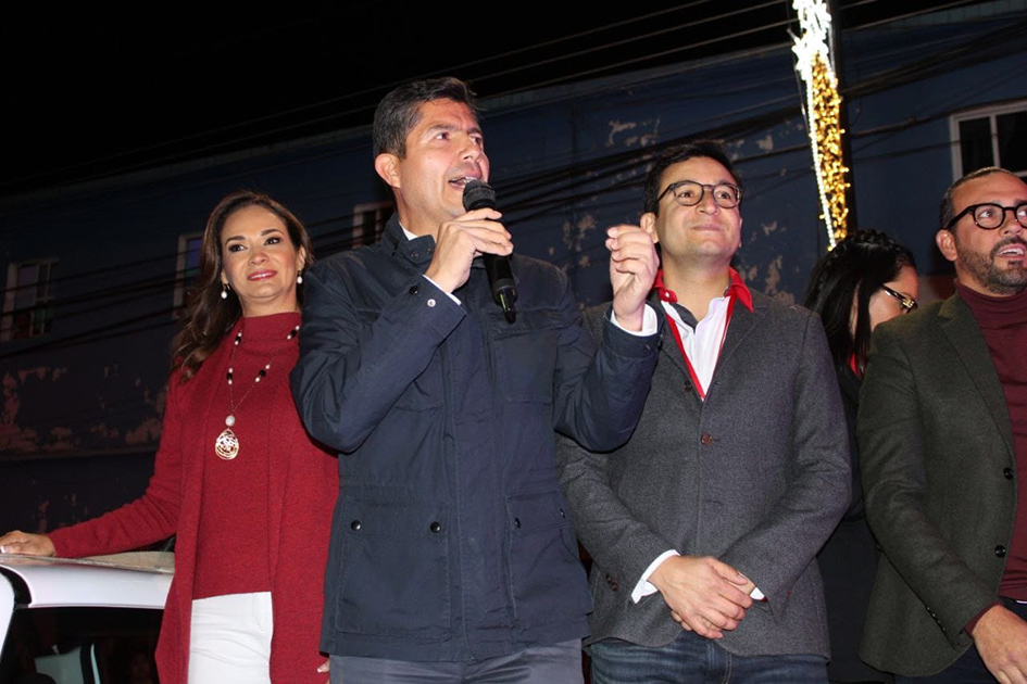 La magia navideña envuelve a los capitalinos