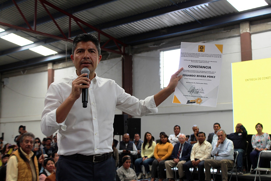 Recibe Eduardo Rivera constancia del PRD como candidato a la gubernatura del Estado de Puebla