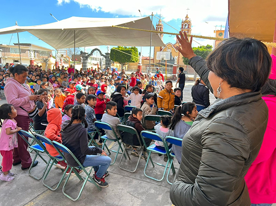 Éxito en la Caravana de Reyes Magos, encabezada por Roxana Luna Porquillo