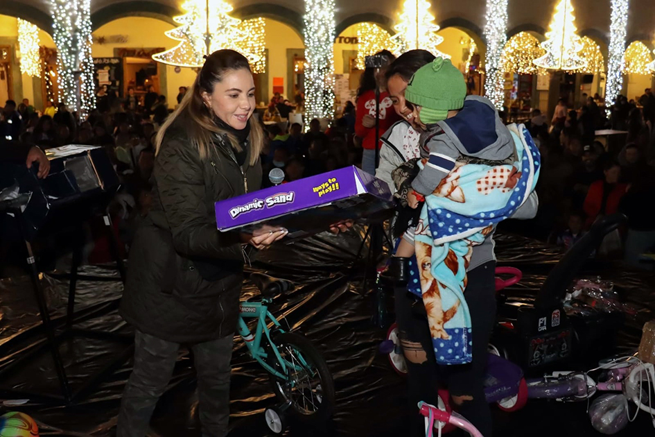 Día de reyes, junto a las familias con rosca monumental y rifa de juguetes para la niñez