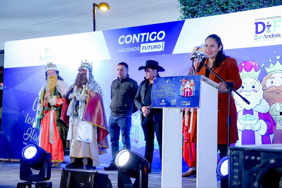 Mundo Tlatehui y Lupita Cuautle clausuran el programa “Contigo y con los Reyes Magos Hacemos Futuro”