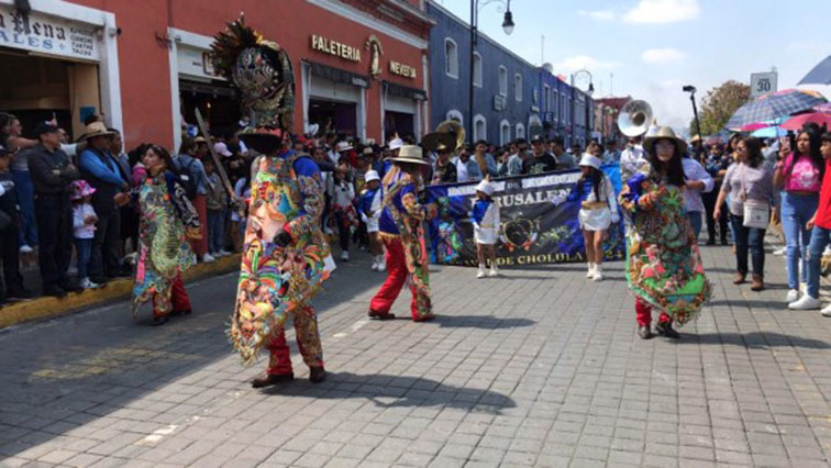 Colorido, música, pólvora, y alegría en el carnaval Cholula 2024