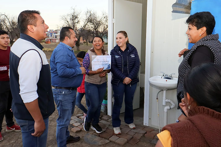 Impulsa Paola Angon mejoramiento de viviendas