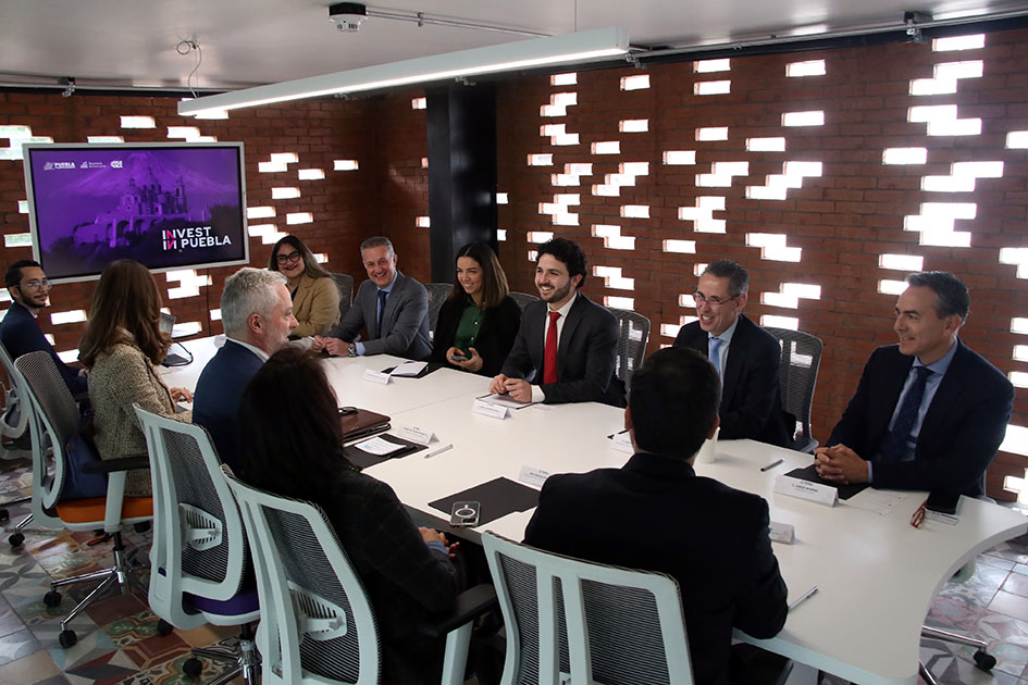 Presenta gobierno estatal “Invest in Puebla” a embajador de Suiza