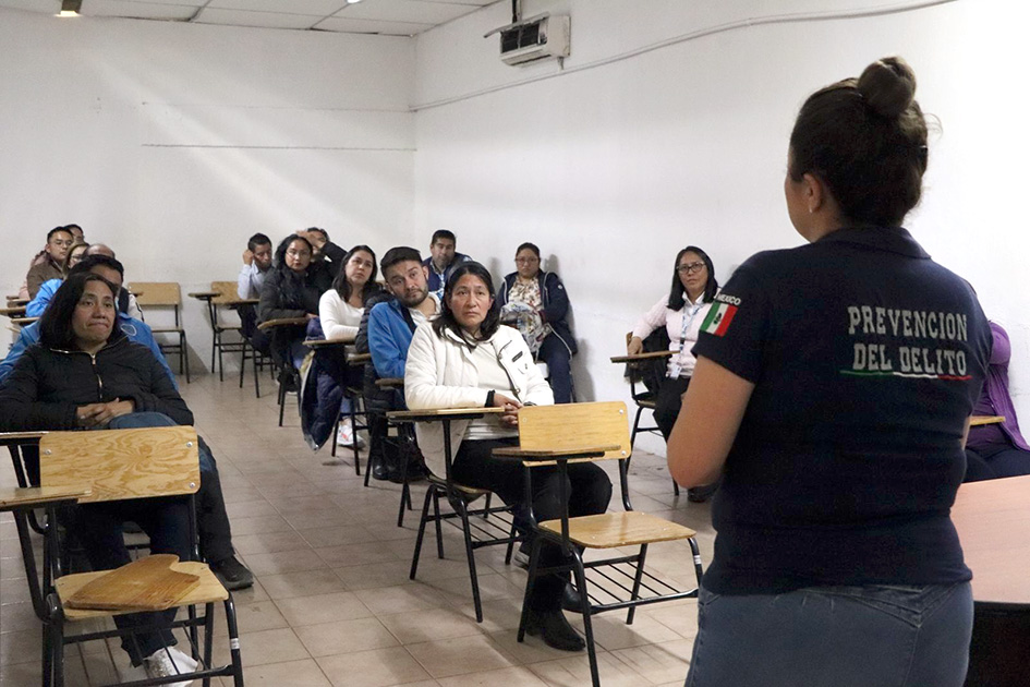 San Pedro Cholula imparte talleres de intervención en crisis a maestros