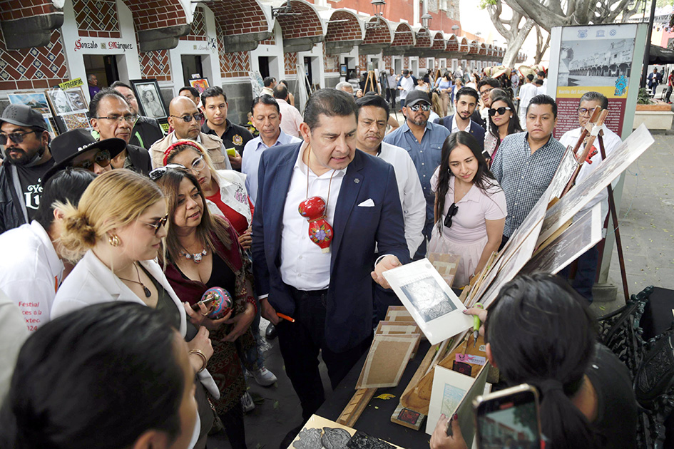 Armenta reconoce la cultura de los pueblos mixtecos