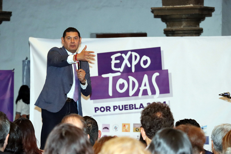 Mujeres, arquitectas del futuro de Puebla: Alejandro Armenta